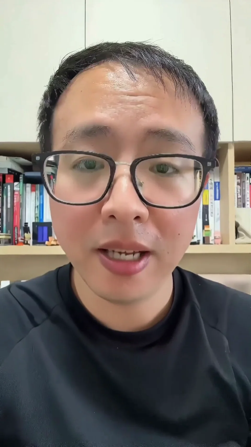创作者本人出镜的 AI 对口型口播示例